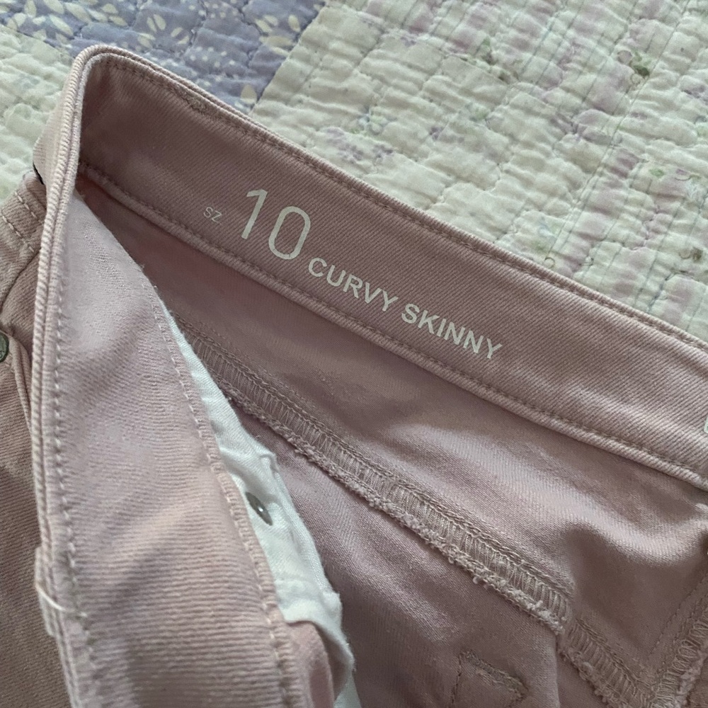 LOFT Curvy Skinny Jeans in Soft Pink